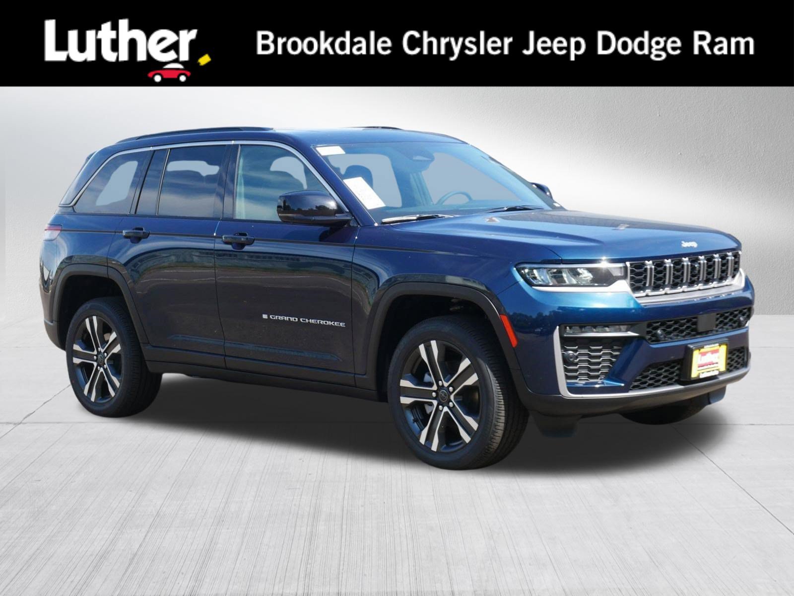 New 2027 Jeep Grand Cherokee Limited w/ Technology Group II AWD/4WD image 1