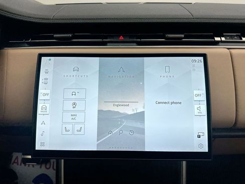 New 2025 Land Rover Range Rover SE image 11