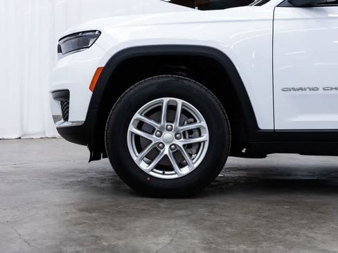 Used 2025 Jeep Grand Cherokee L Laredo w/ Luxury Tech Group I AWD/4WD image 7