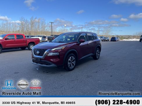 Used 2023 Nissan Rogue SV image 4
