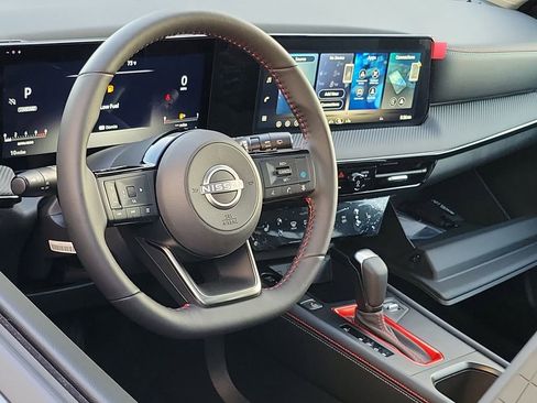 New 2026 Nissan Kicks SR w/ SR Premium Package FWD image 5