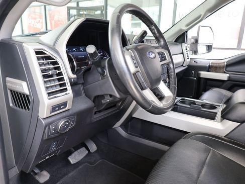 Used 2017 Ford F250 Lariat w/ Lariat Value Package AWD/4WD image 35