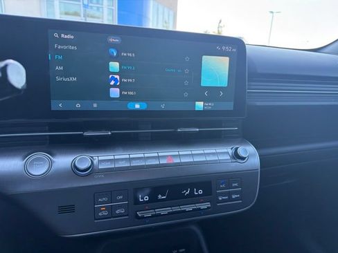 Used 2024 Hyundai Kona SEL AWD/4WD image 17