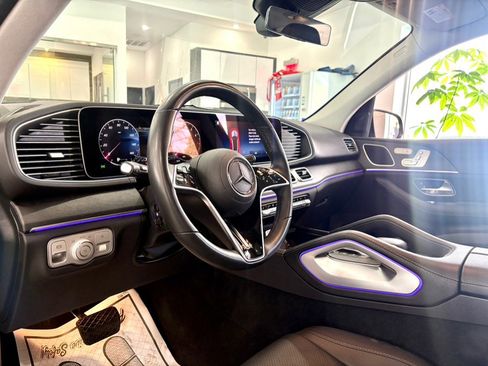 Used 2024 Mercedes-Benz GLE 350 4MATIC image 11