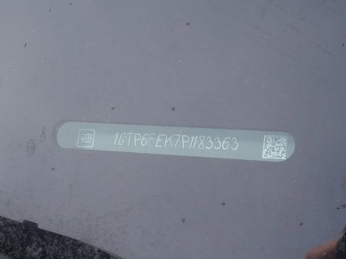 Used 2023 GMC Canyon Denali w/ Denali Black Edition image 28