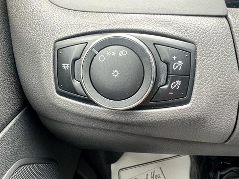 Used 2013 Ford Edge SE image 23