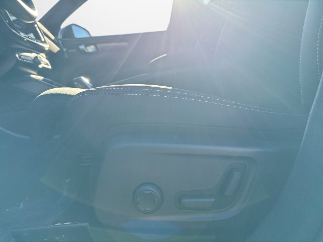 Certified 2026 Volvo EX40 Ultra AWD/4WD image 17