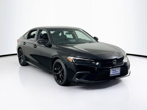 Used 2023 Honda Civic Sport image 3