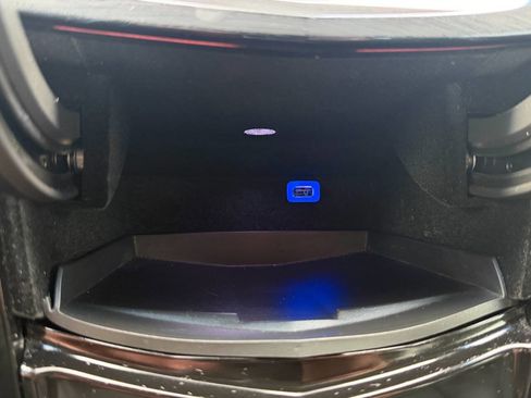 Used 2017 Cadillac Escalade ESV Luxury image 52