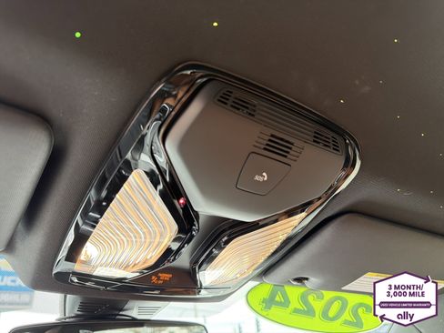 Used 2024 BMW M2 w/ Lighting Package image 18