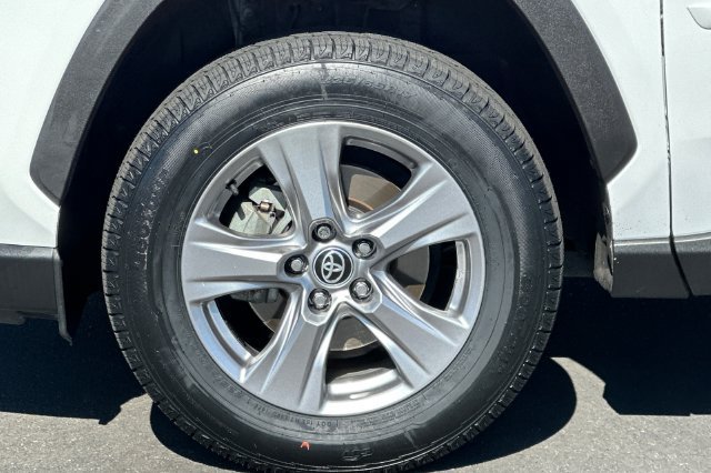 Used 2022 Toyota RAV4 XLE FWD image 29