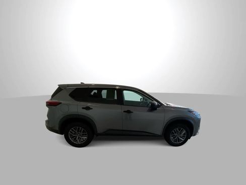 Used 2024 Nissan Rogue S AWD/4WD image 9