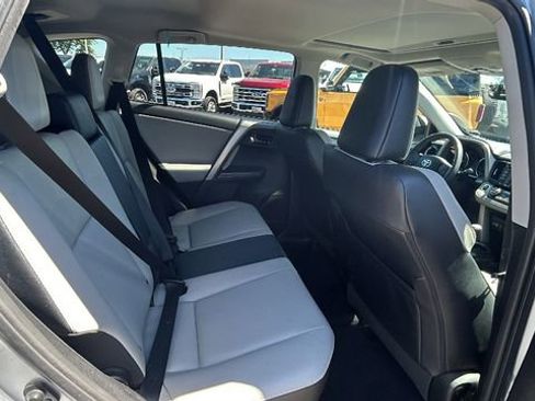 Used 2017 Toyota RAV4 Platinum image 13