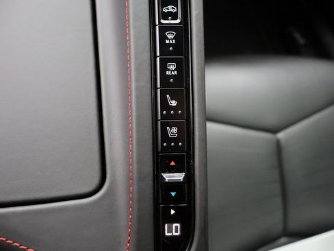 Used 2023 Chevrolet Corvette Stingray Premium Conv w/ Z51 Performance Package image 27