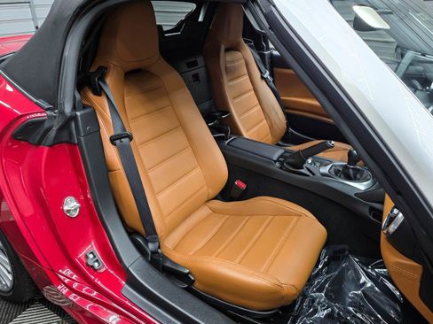 Used 2017 FIAT 124 Spider Lusso RWD image 16