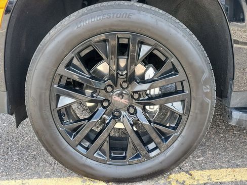 Used 2025 GMC Yukon Elevation w/ LPO, Yukon Black Package image 17