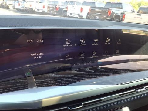 New 2026 Cadillac Escalade IQ Sport 1 w/ LPO, ONYX Package AWD/4WD image 29