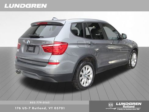 Used 2017 BMW X3 xDrive28i image 3