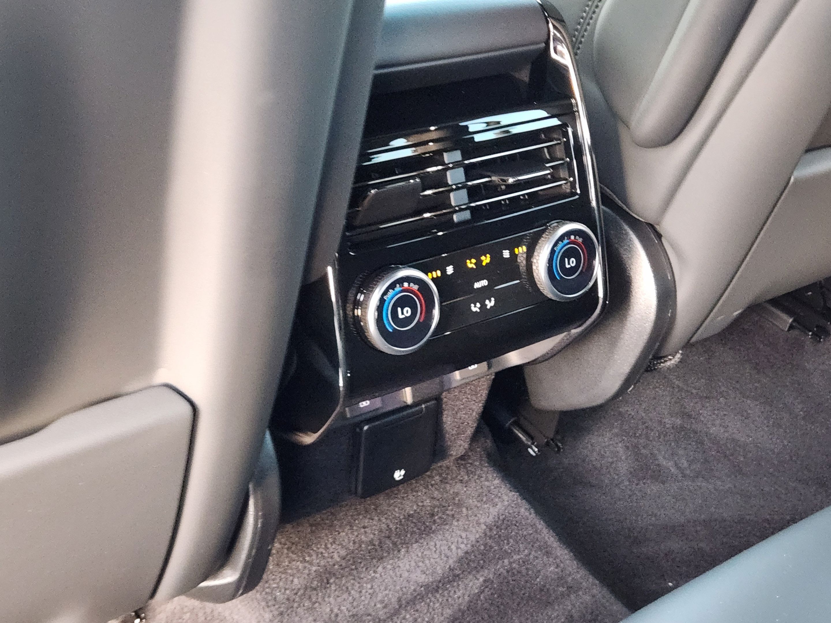 Certified 2026 Land Rover Range Rover Sport Autobiography AWD/4WD image 24