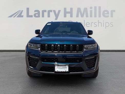 New 2026 Jeep Grand Cherokee Limited AWD/4WD image 9