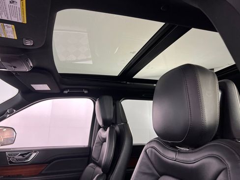 Used 2024 Lincoln Navigator Reserve image 25