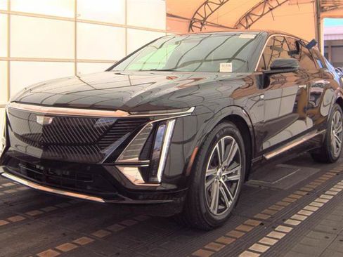 Used 2023 Cadillac Lyriq 2WD image 5