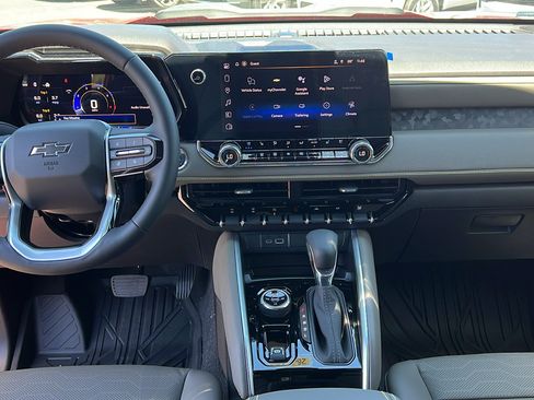 New 2026 Chevrolet Colorado ZR2 w/ Technology Package AWD/4WD image 17