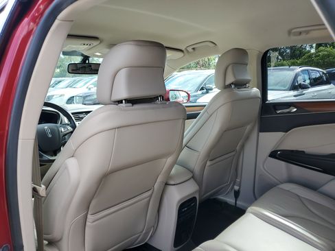 Used 2018 Lincoln MKC Select w/ Select Plus Package image 11