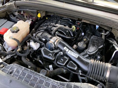 Used 2023 Jeep Grand Cherokee Altitude AWD/4WD image 34