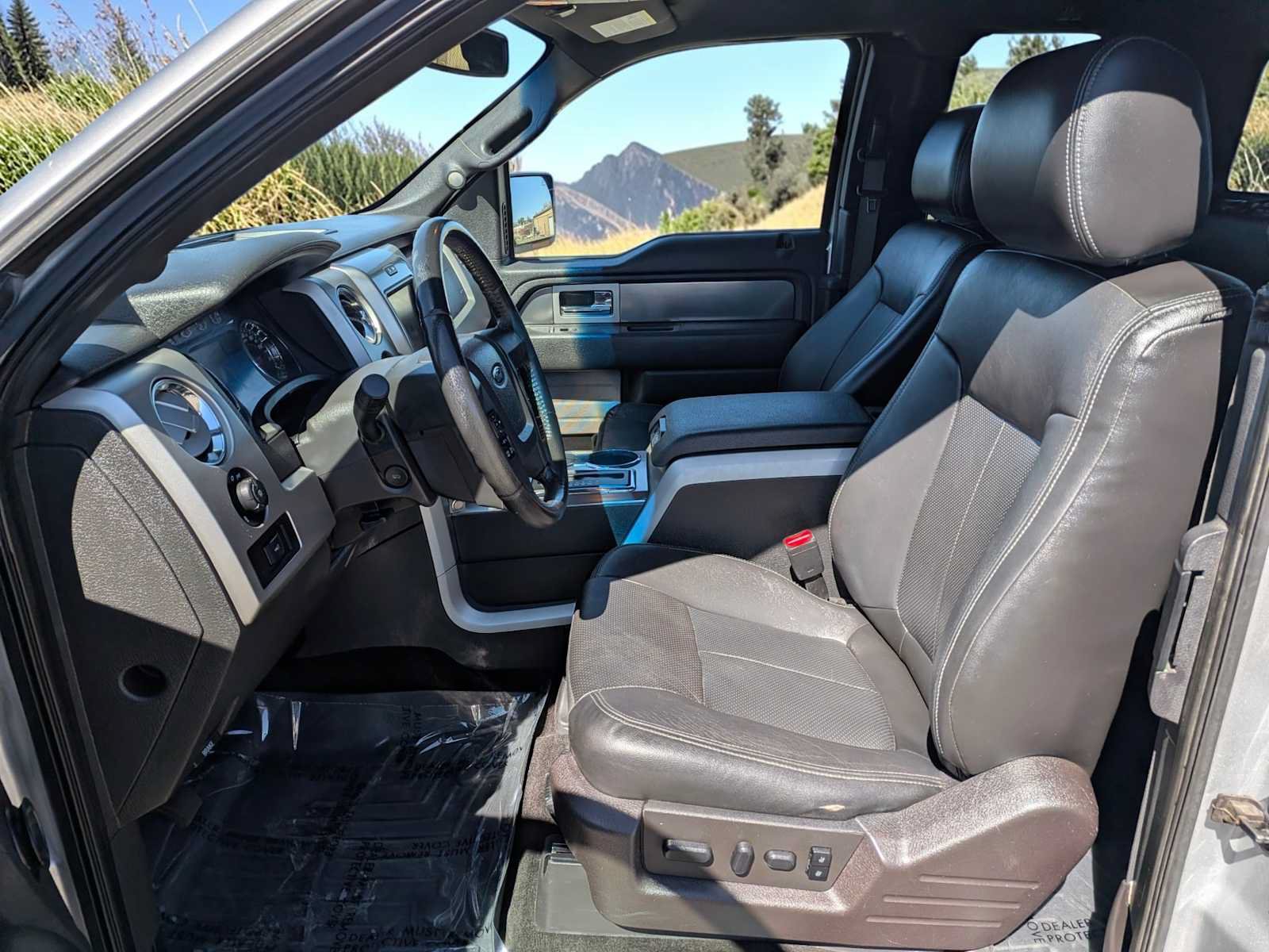 Used 2014 Ford F150 FX4 w/ Equipment Group 402A Luxury AWD/4WD image 11