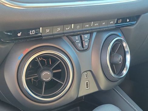 Certified 2024 Chevrolet Blazer LT w/ Convenience Package AWD/4WD image 30