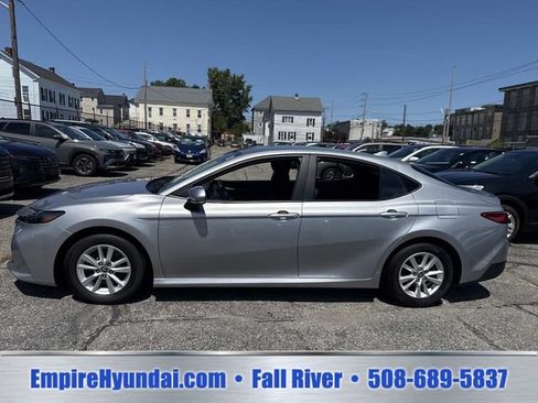 Used 2025 Toyota Camry LE FWD image 10
