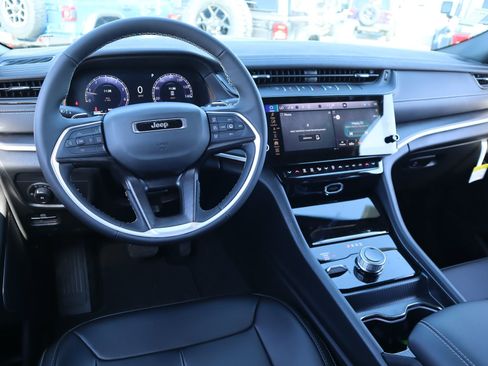 New 2026 Jeep Grand Cherokee L Limited image 2