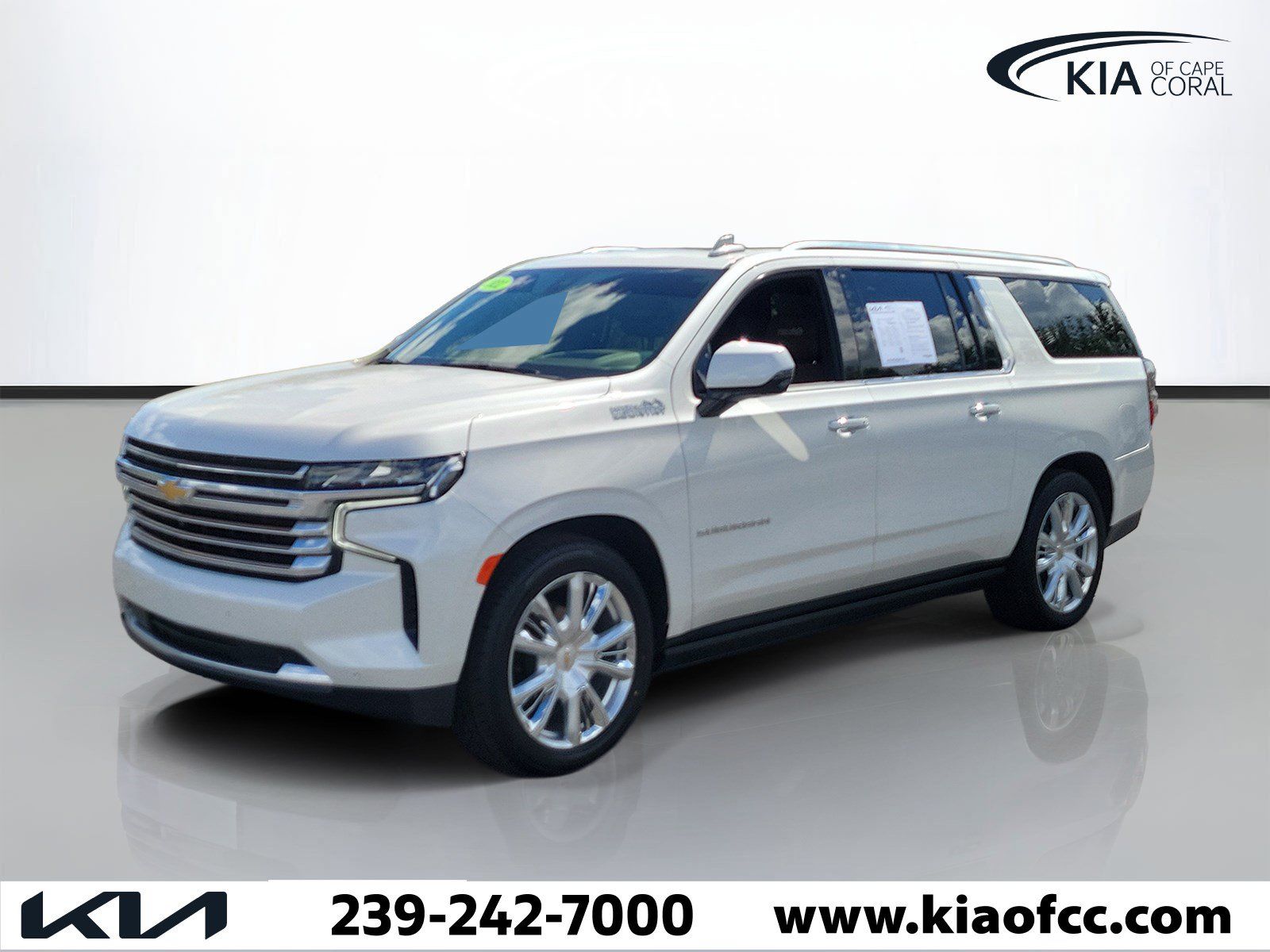Used 2022 Chevrolet Suburban High Country RWD image 3