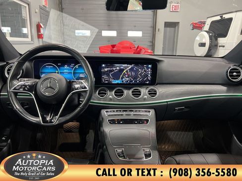 Used 2022 Mercedes-Benz E 350 4MATIC Sedan image 25