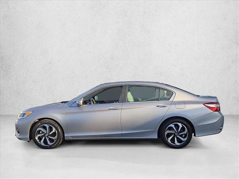 Used 2017 Honda Accord EX image 9