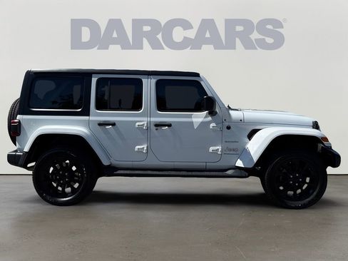 Used 2023 Jeep Wrangler Unlimited Sahara w/ Cold Weather Group image 8