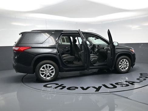 Certified 2020 Chevrolet Traverse LT w/ LPO, Floor Liner Package image 22