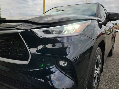 Used 2022 Toyota Highlander XLE image 10
