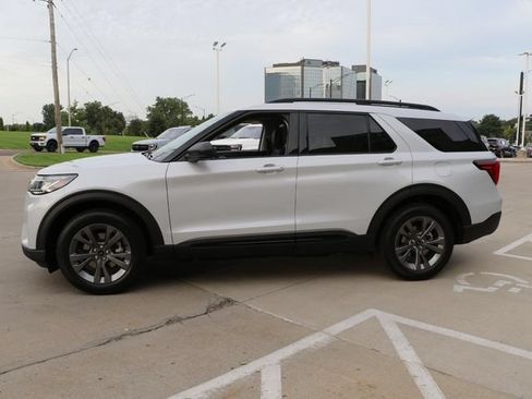 New 2026 Ford Explorer Active w/ Active Comfort Package AWD/4WD image 4