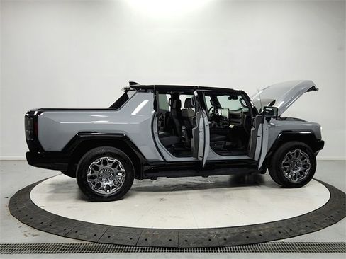 Used 2025 GMC Hummer EV 3X image 16