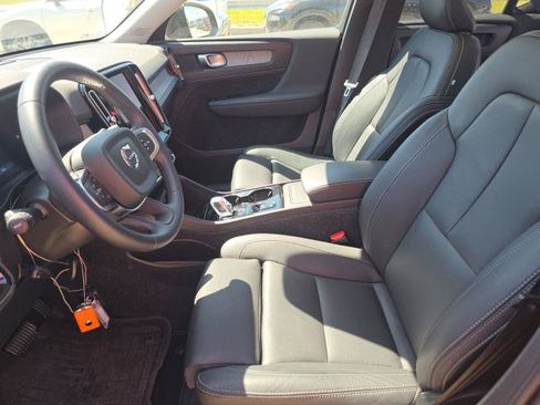 Used 2026 Volvo XC40 B5 Plus AWD/4WD image 8