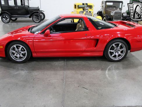 Used 1995 Acura NSX T image 2