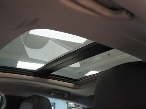 Used 2015 Chevrolet Impala LTZ FWD image 4
