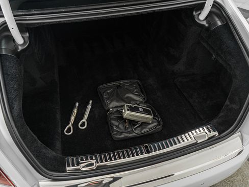 Used 2023 Rolls-Royce Phantom Sedan image 19