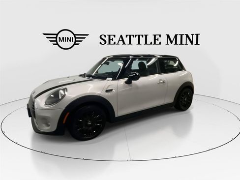 Used 2019 MINI Cooper 2-Door Hardtop FWD image 4