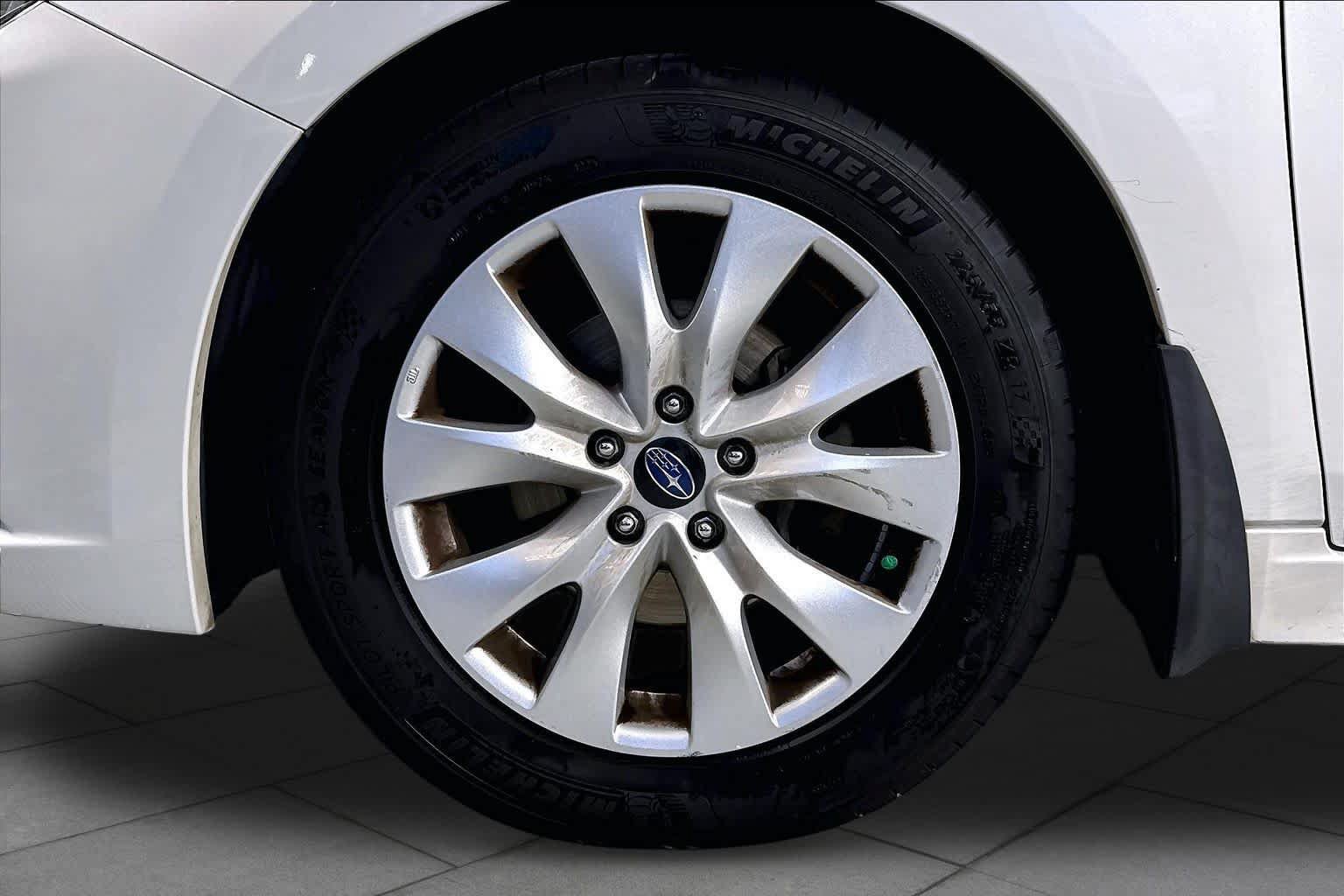Used 2016 Subaru Legacy 2.5i Premium w/ Moonroof Package AWD/4WD image 10