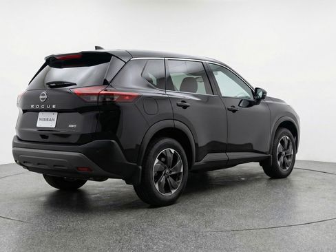 Used 2025 Nissan Rogue SV image 9