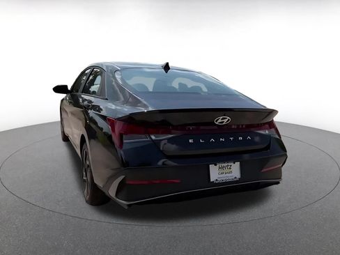 Used 2026 Hyundai Elantra Sport FWD image 11
