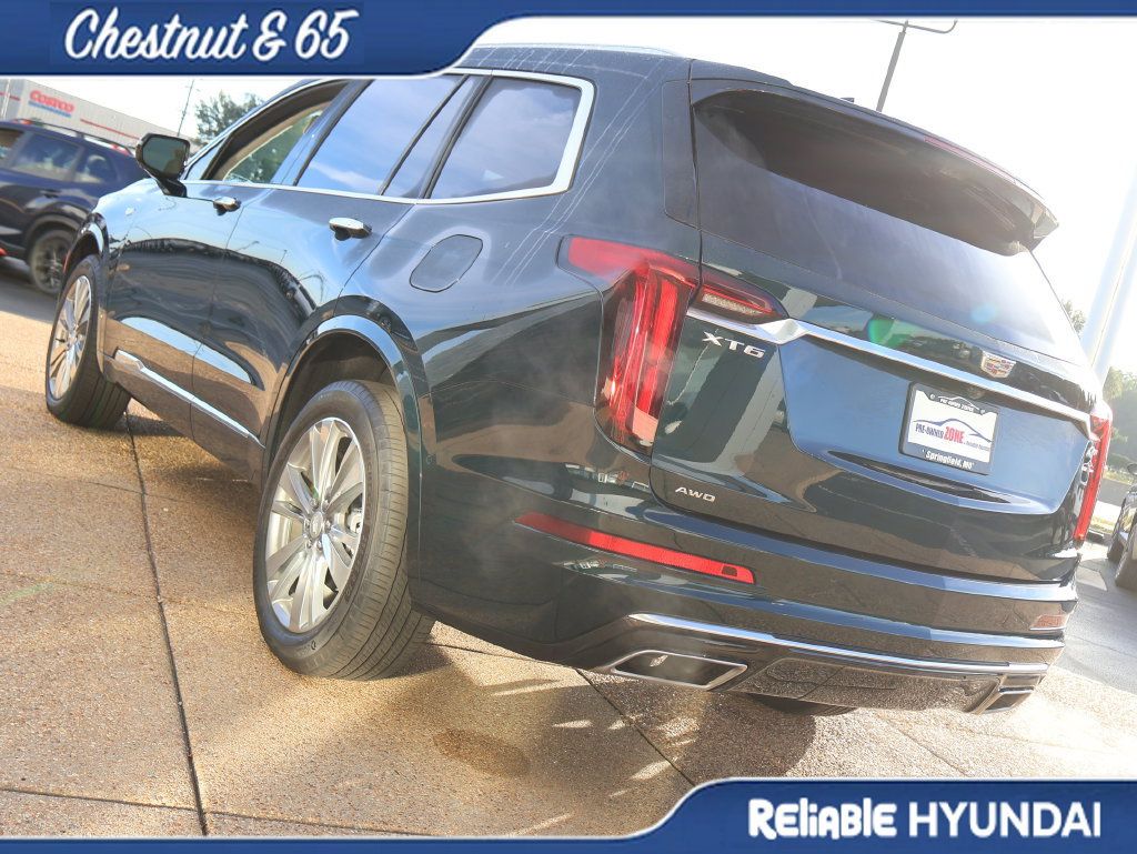 Used 2024 Cadillac XT6 Premium Luxury w/ Technology Package AWD/4WD image 4